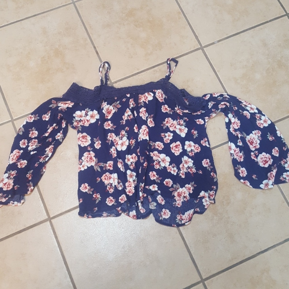 Off shoulder crop top